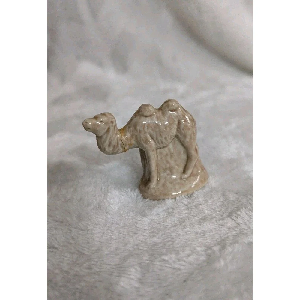 Wade Whimsies England Red Rose Tea Miniature Camel Figurine